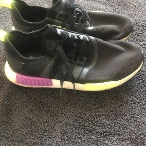 NMD_R1 'Shock Purple size 11